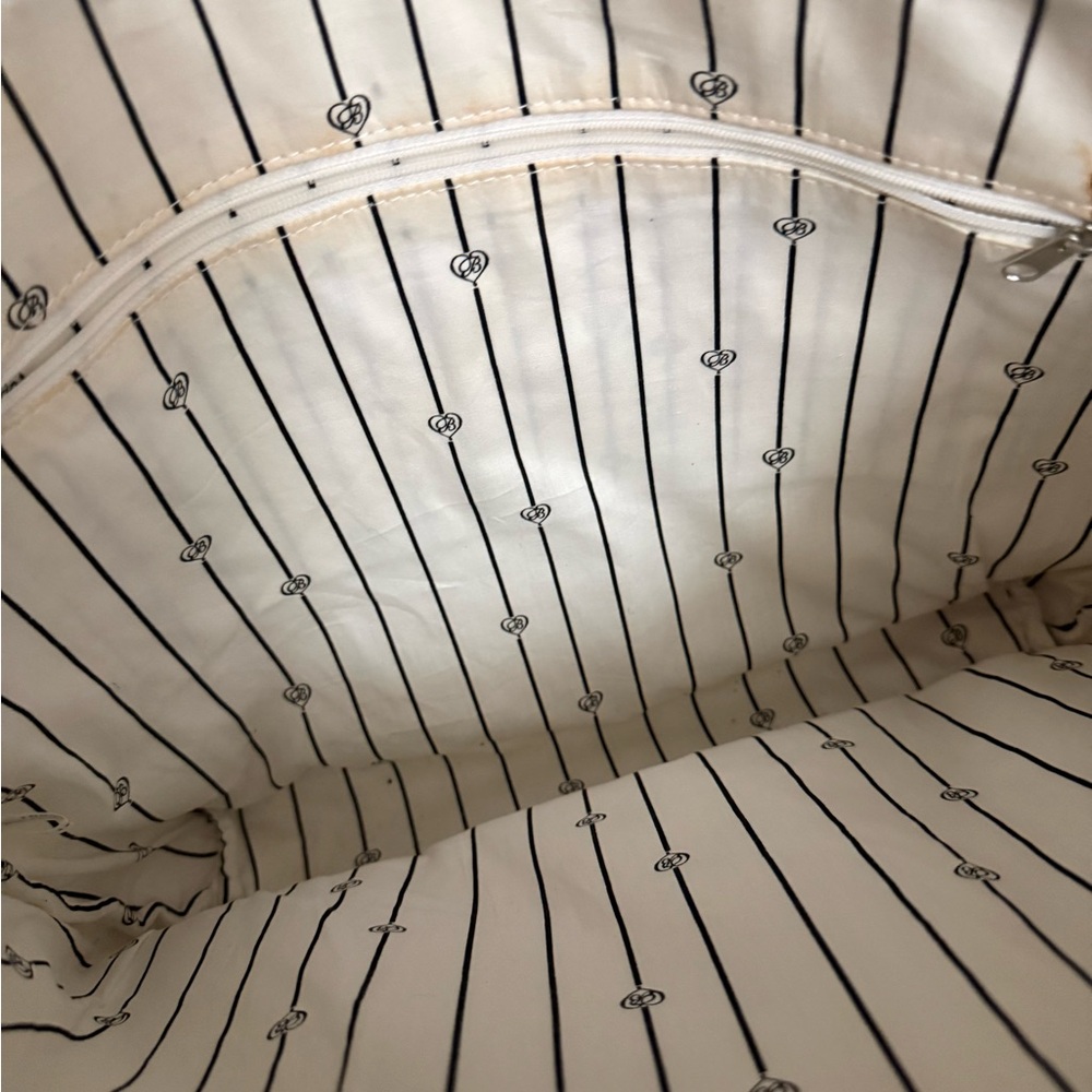 Brighton Holiday tote bag..White and Red Striped Zipper Pouch - Picture 6 of 6